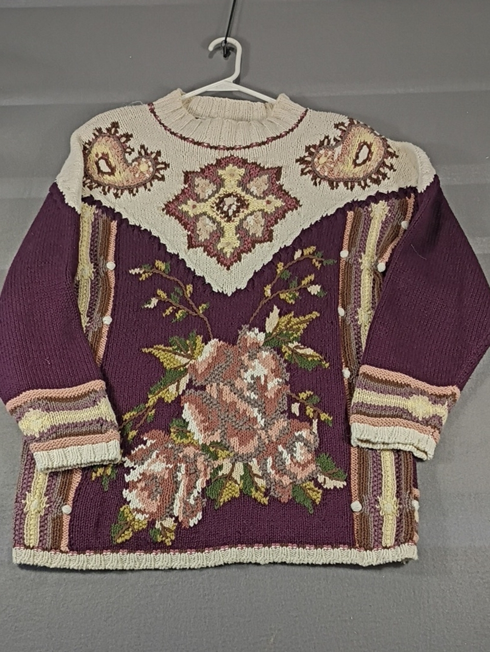 90s Vintage Grandmacore Knitted By Hand Rame Cotton Floral Sweater Size Large